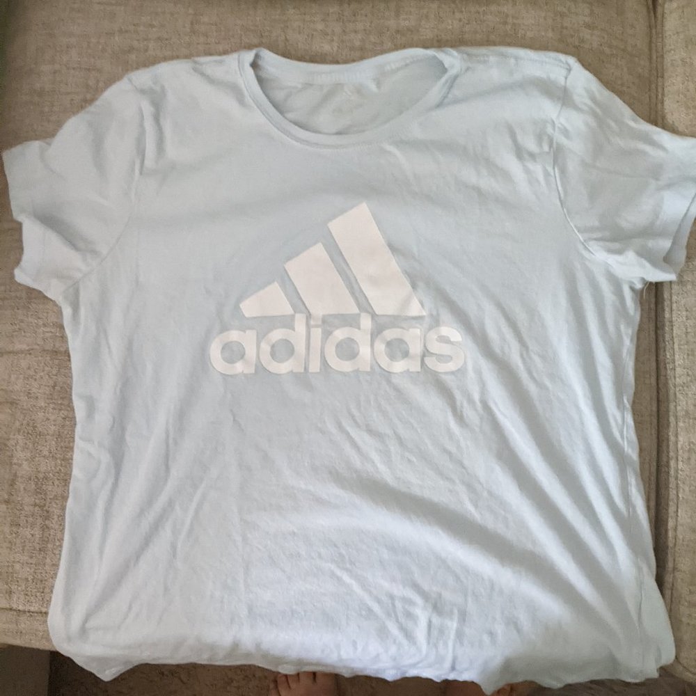 Adidas T-Shirt